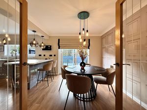 Photo 23- click for photo gallery